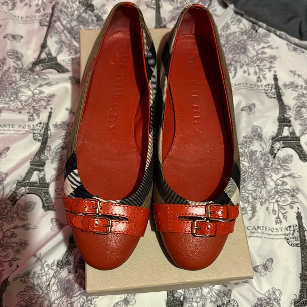 Burberry flats